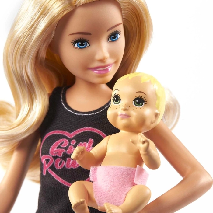 barbie baby sitter con bambola e accessori