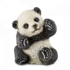 cucciolo di panda che gioca